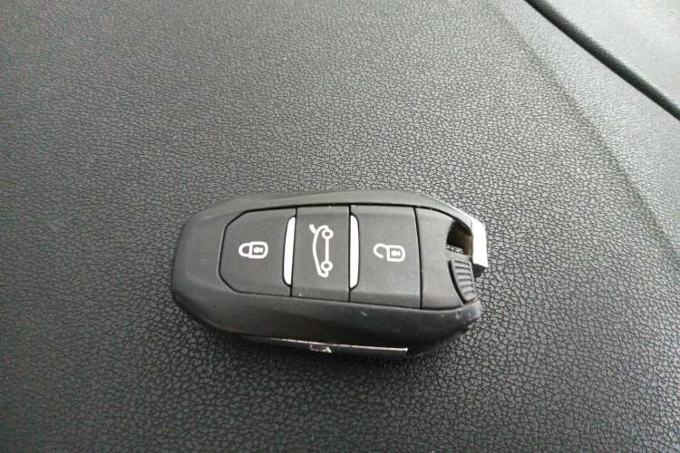 Used DS 5 2014 1.6T Luxury Edition THP200