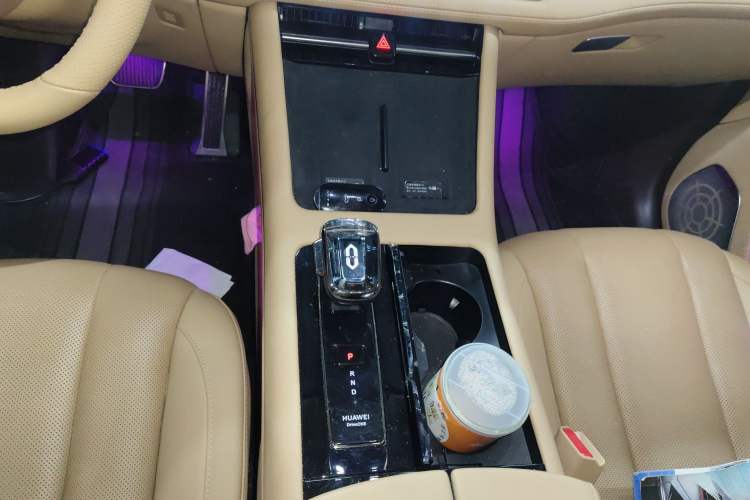 Used Hima AITO M7 2024 1.5T Intelligent Driving 4WD Max Edition 5 Seats Gear Lever