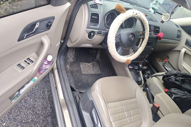 Used Skoda Yeti 2014 1.8TSI DSG Polar Edition Driver Seat