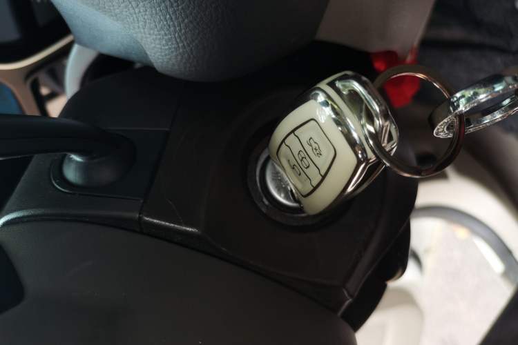 Used Ford Focus 2012 Hatchback 1.6L Automatic Fashion Edition Vehicle Key