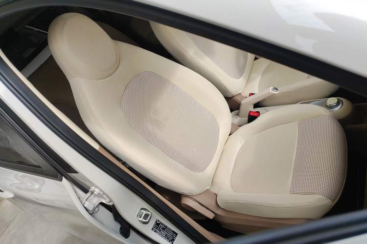 Used Wuling Hongguang MINIEV 2025 Four-Door Version Advanced Edition Right Front Seat