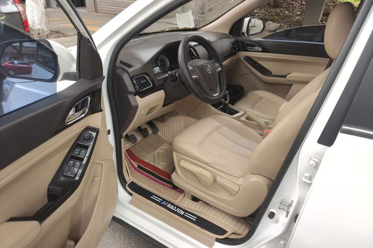 Used Baojun 730 2014 1.5L manual Comfort ESP version 7 seats
