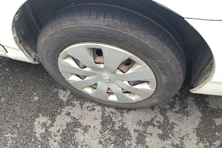 Used Toyota Corolla EX 2013 1.6L Automatic Excellence Edition Right Front Wheel Hub