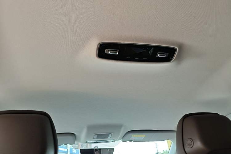 Used Roewe iMAX8 2023 400TGI Comfort Edition
