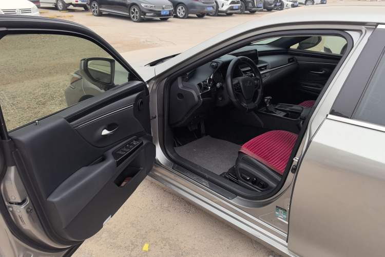 Used Lexus ES 2018 300h Premier Edition China V Standard
