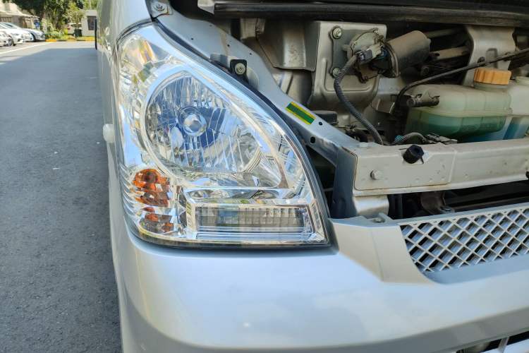 Used Wuling Rongguang EV 2022 Basic Model Enclosed-Window Vehicle with 2 Seats Equipped with Penghui Battery
