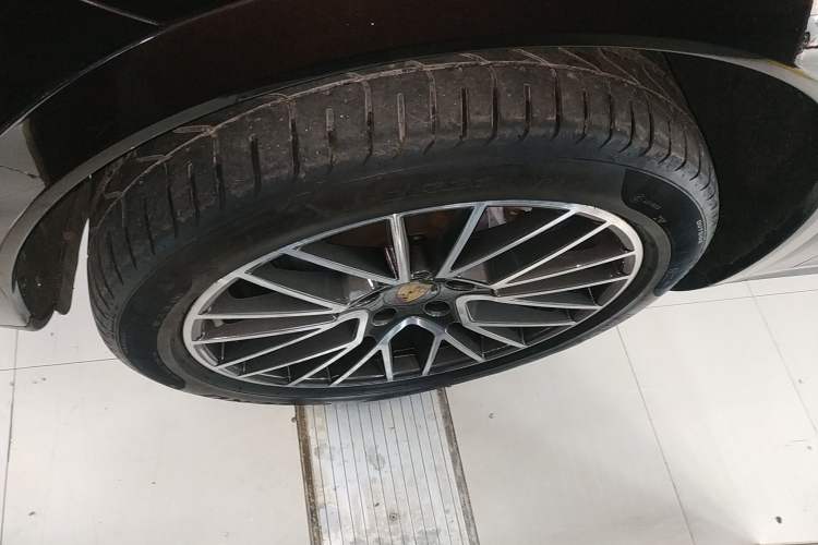 Used Porsche Cayenne 2019 Cayenne 3.0T Left Front Wheel Hub