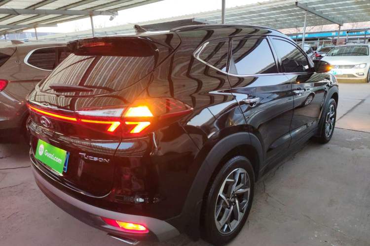 Used Hyundai Tucson 2019 280TGDi Dual-Clutch Two-Wheel Drive Fashion Edition China V Standard
