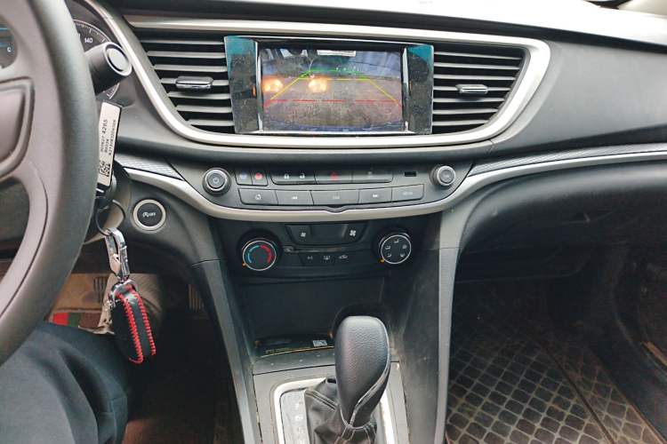 Used Buick GT 2021 1.3T Automatic Mild Hybrid Elite Version Audio And AC Panel