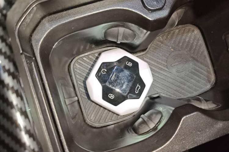 Used JETOUR Traveler 2023 2.0T All-Wheel Drive CrossPRO+