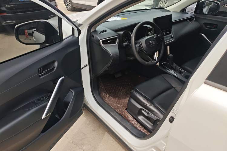 Used Toyota FRONTLANDER 2022 2.0L CVT Elite Edition Driver Seat