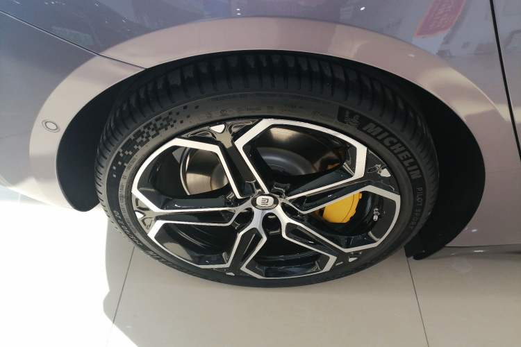 Used Xiaomi Auto SU7 2024 Rear-Drive Long-Range Intelligent Driving Version
