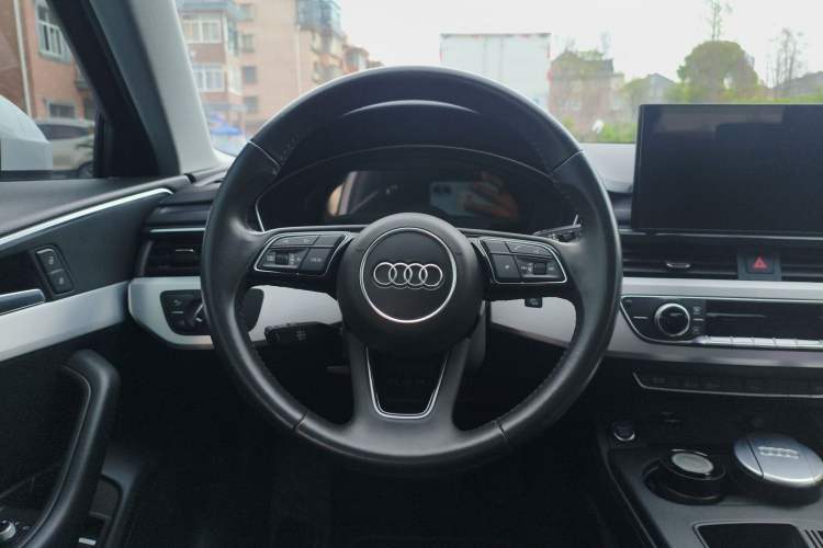 Used Audi A4L 2020 40 TFSI Fashion Dynamic Model Steering Wheel