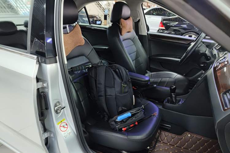 Used Volkswagen Santana 2013 1.6L Manual Luxury Edition