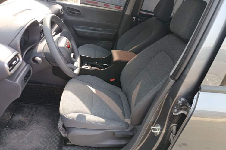 Used Wuling Hongguang New Energy 2025 Extended-Range Hybrid 50 km Utility Version
