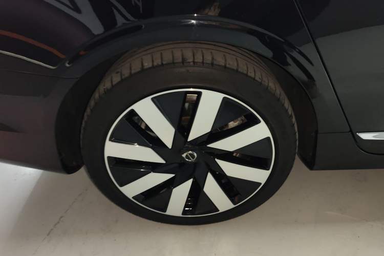 Used Volvo S90 New Energy 2025 Plug-in Hybrid Four-Wheel Drive Long-Range Luxury Smart Edition