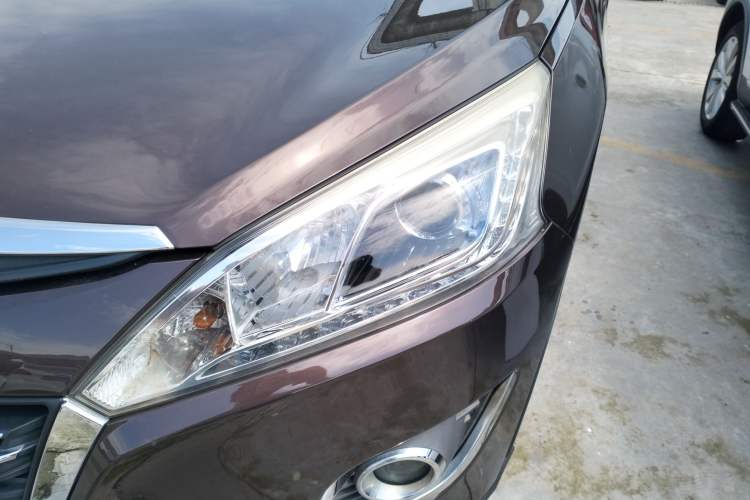 Used Luxgen U6 SUV 2015 1.8T Fashion Edition Left Front Headlight