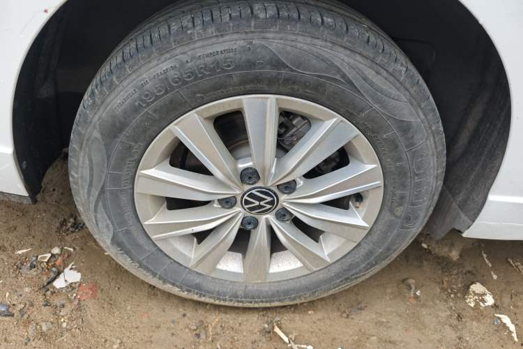 Used Volkswagen Lavida 2024 1.5L Automatic DeYi Edition Right Rear Wheel Hub