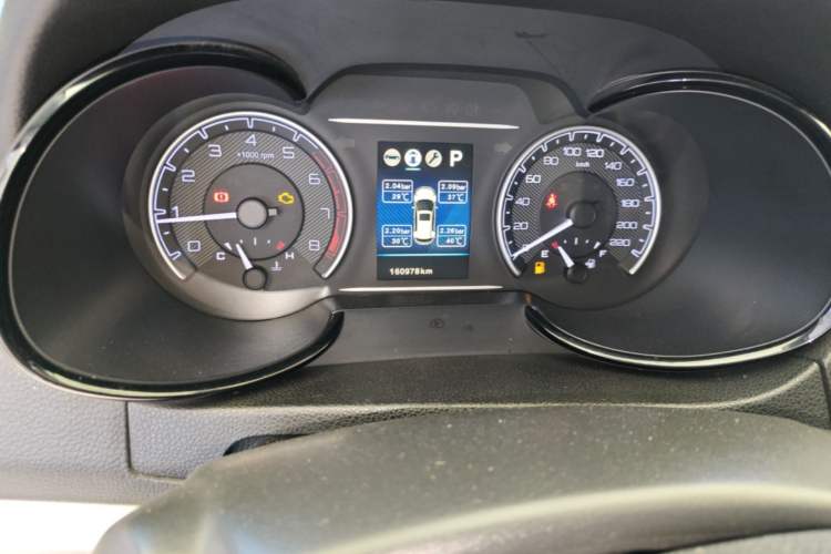 Used Dongfeng Aeolus AX7 2016 2.0L Automatic Zhiyi Trim