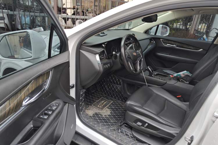 Used Cadillac XT5 2018 25T Luxury Model