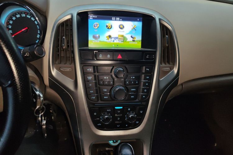 Used Buick GT 2013 GT 1.6L Automatic Fashion Edition Audio And AC Panel