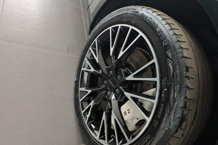 Used Zeekr X 2024 Five-Seater Four-Wheel Drive Right Front Wheel Hub