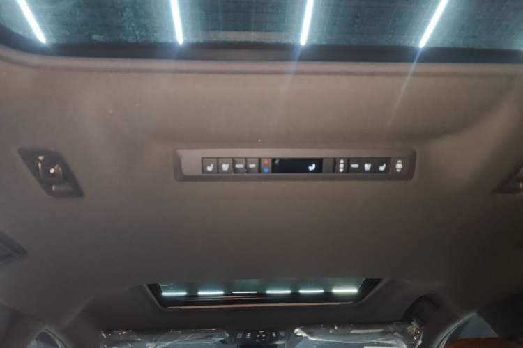 Used Toyota Granvia 2026 Model 2.5L Hybrid Prestige ULTRA Edition