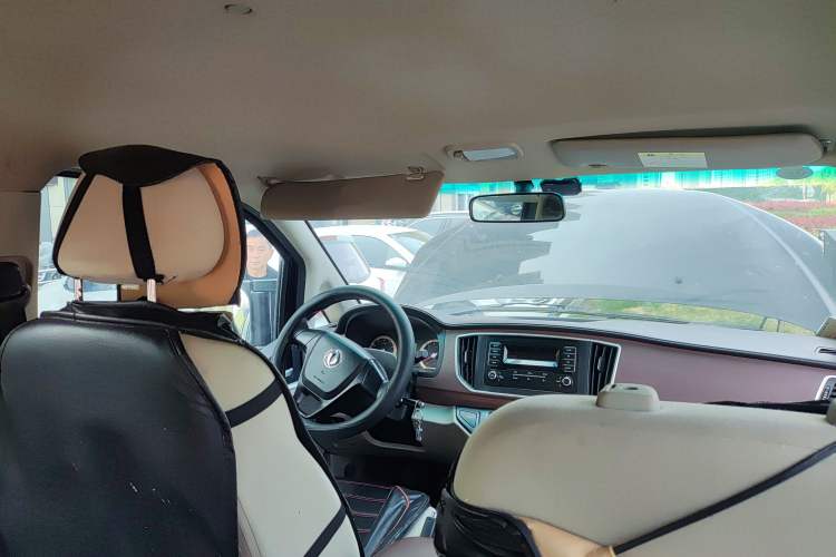 Used FORTHING Lingzhi 2019 M5L 1.6L 7-Seater Standard Model China VI Headliner