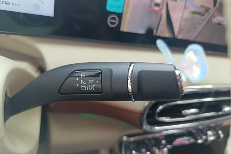 Used ORA Ballet Cat 2023 401 km Luxury Version Gear Lever