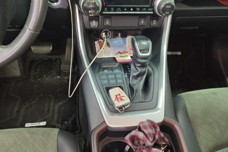 Used Toyota RAV4 2022 2.0L CVT 4x4 Style Plus Edition