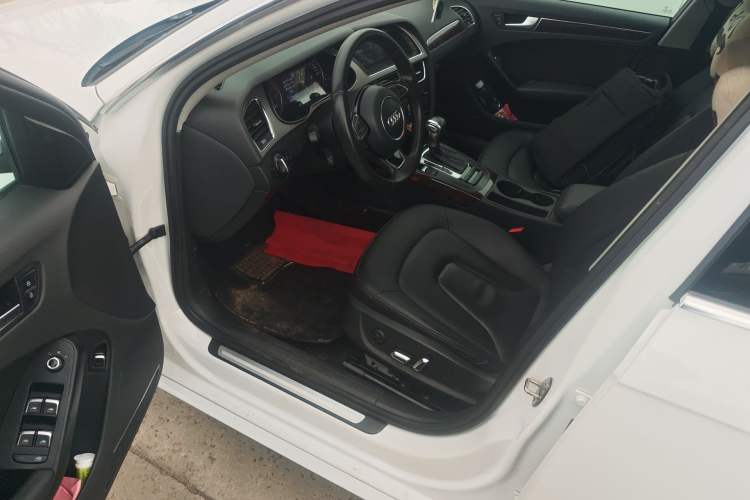 Used Audi A4L 2013 35 TFSI Automatic Standard Model Driver Seat