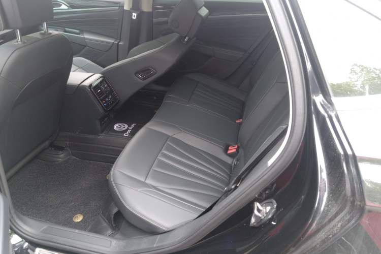 Used Volkswagen Passat 2025 Outstanding Model 330TSI Elite Edition
