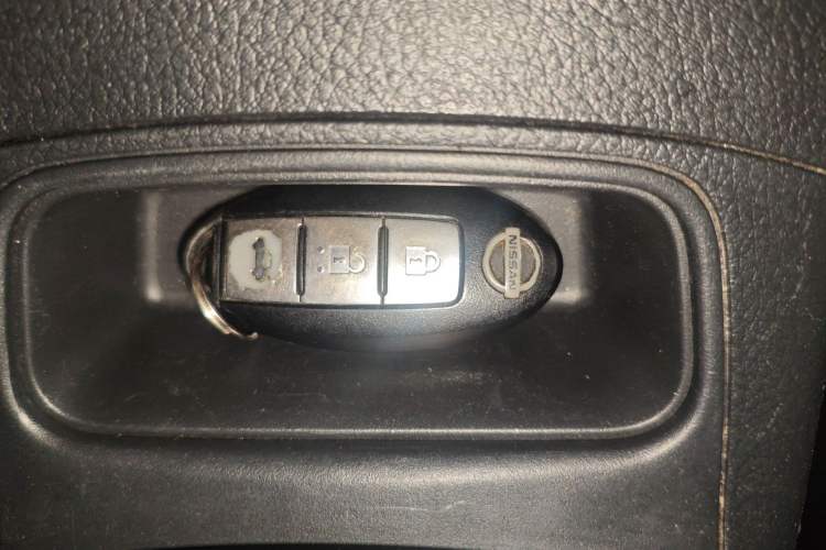 Used Nissan Sylphy 2019 1.6XV CVT Smart Connect Luxury Edition China VI Standard Vehicle Key