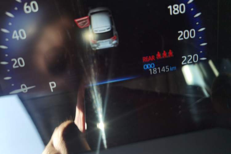 Used Toyota IZOA 2023 2.0L 20th Anniversary Platinum Edition
