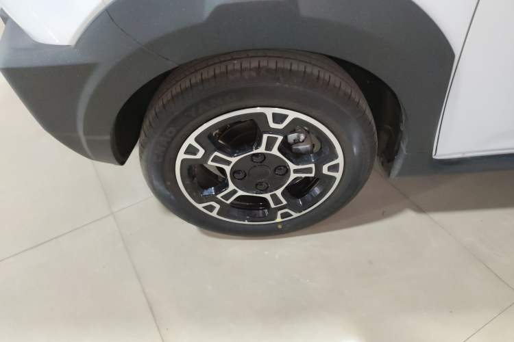 Used Geely Galaxy Panda 2025 210km Panda Rider Left Front Wheel Hub