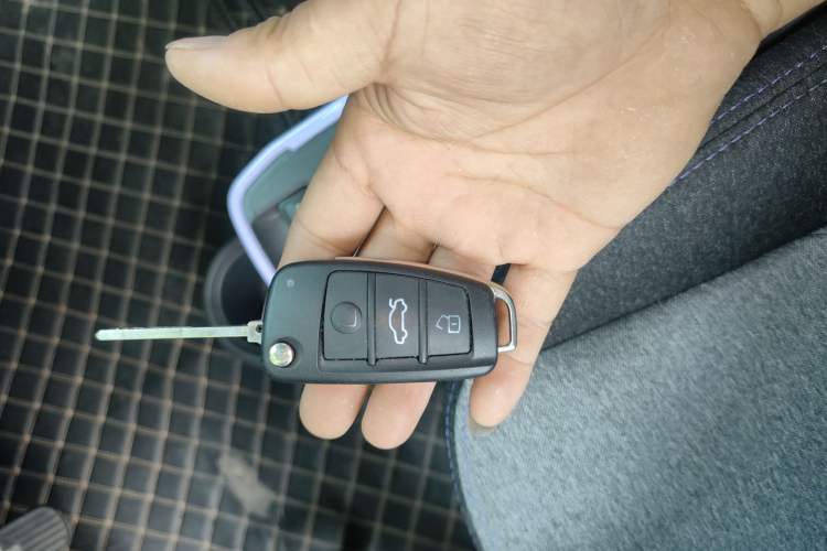 Used Chery New Energy QQ Ice Cream 2022 120km Conical Shape Lithium Iron Phosphate