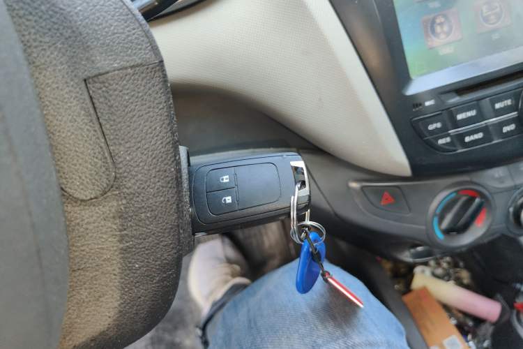 Used Chevrolet Sail 2015 Sail 3 1.5L Manual with Ideal Sunroof Edition Vehicle Key