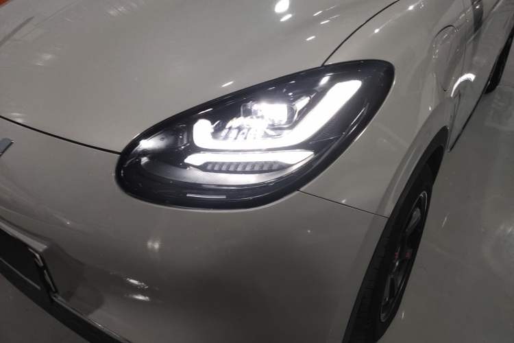 Used Wuling Bingo 2023 333 km Lingxi Connected Version Left Front Headlight
