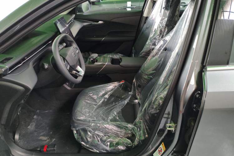 Used CHANGAN Eado 2025 Blue Whale 1.5T 500Bar Prestige Model