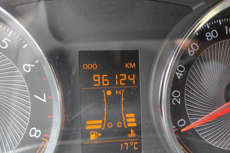 Used Chevrolet Sail 2015 Sail 3 1.5L Manual with Ideal Sunroof Edition