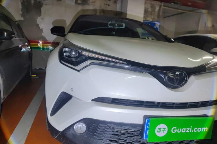 Used Toyota C-HR 2018 2.0L Luxury Sunroof Version China VI Standard Right Front Headlight