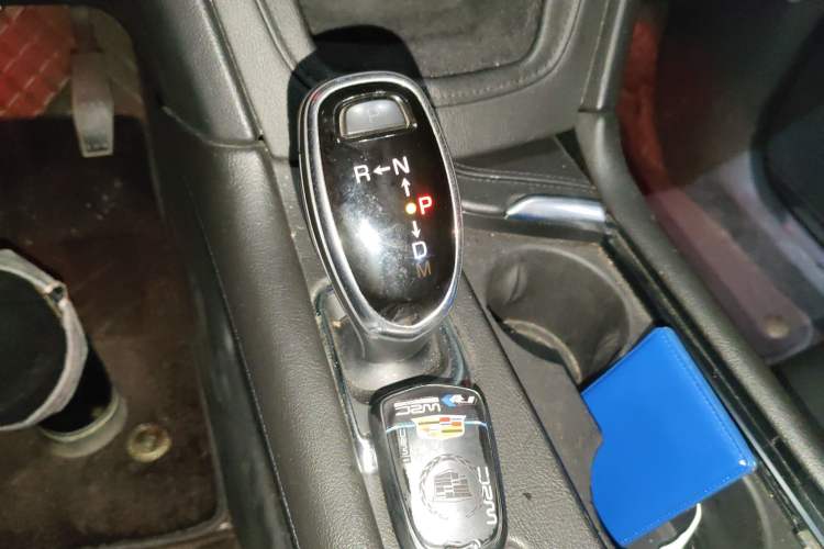 Used Cadillac XT5 2017 Anniversary Edition 25T Luxury Model Gear Lever