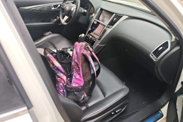 Used Infiniti Q50L 2018 2.0T Enjoyment Version China VI Standard