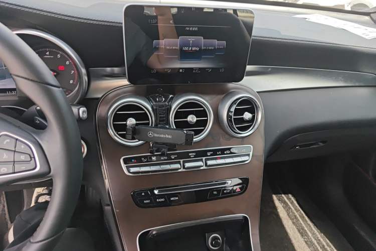 Used Mercedes-Benz GLC 2016 GLC 300 4MATIC Dynamic Model
