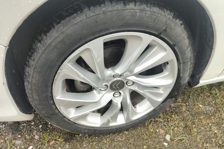 Used Citroen C4L 2014 1.6THP Intelligent Drive Automatic Dynamic Model Left Front Wheel Hub