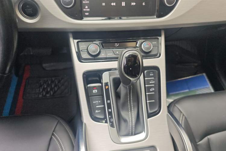 Used Geely Auto Emgrand X7 Sport 2018 1.8TD Automatic Two-Wheel Drive Zhiya Model Gear Lever