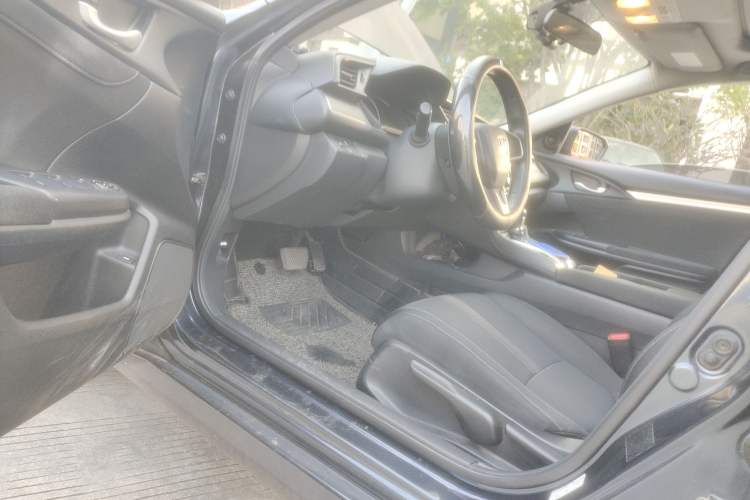 Used Honda Civic 2016 180TURBO CVT Comfort Version
