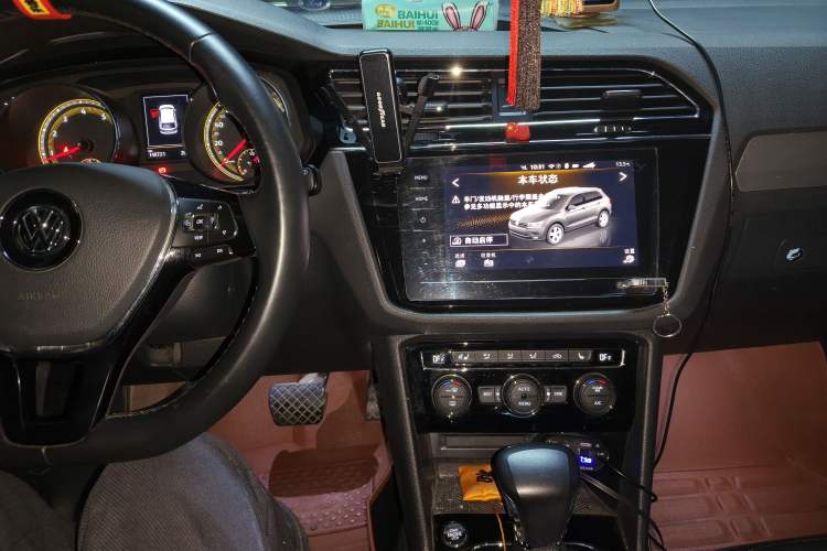 Used Volkswagen Tiguan L 2019 Revised 330TSI Automatic Two-Wheel Drive Smart & Luxury Edition China VI Standard
