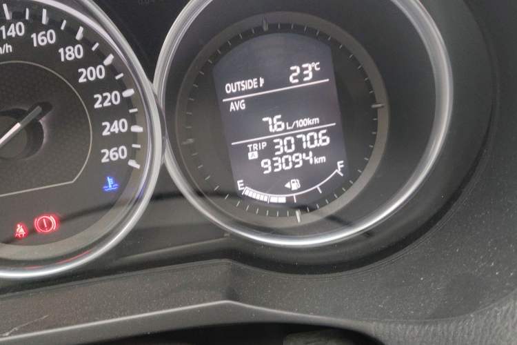 Used Mazda Atenza 2015 2.0L Blue Sky Luxury Edition