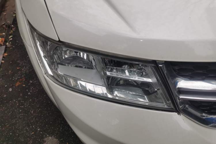 Used Dodge Journey 2013 3.6L Four-Wheel Drive Flagship Edition Right Front Headlight